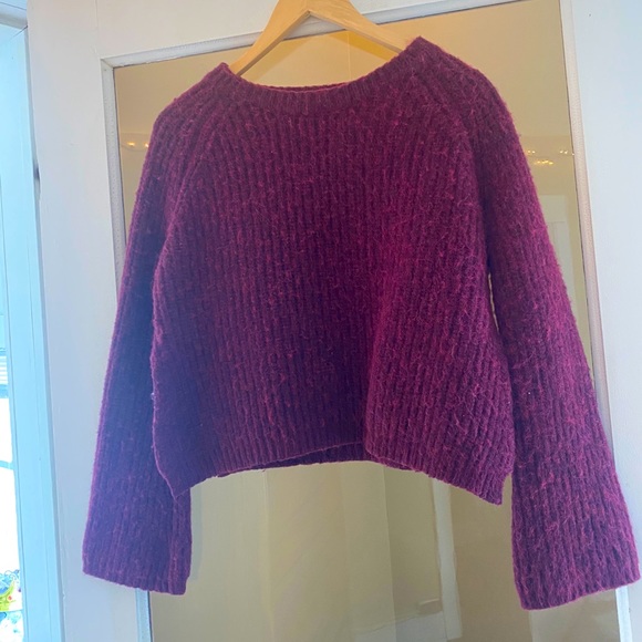 Sweater - Picture 1 of 3